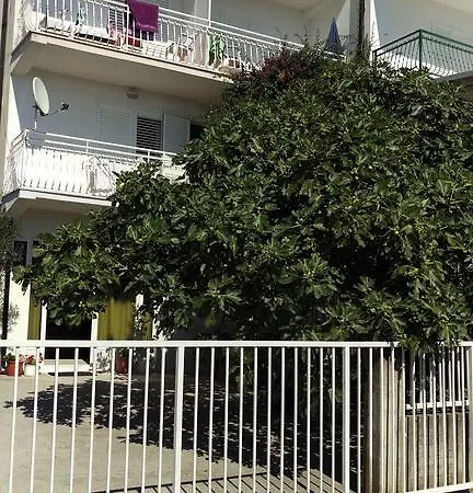 Apartman Rustico Lägenhet *